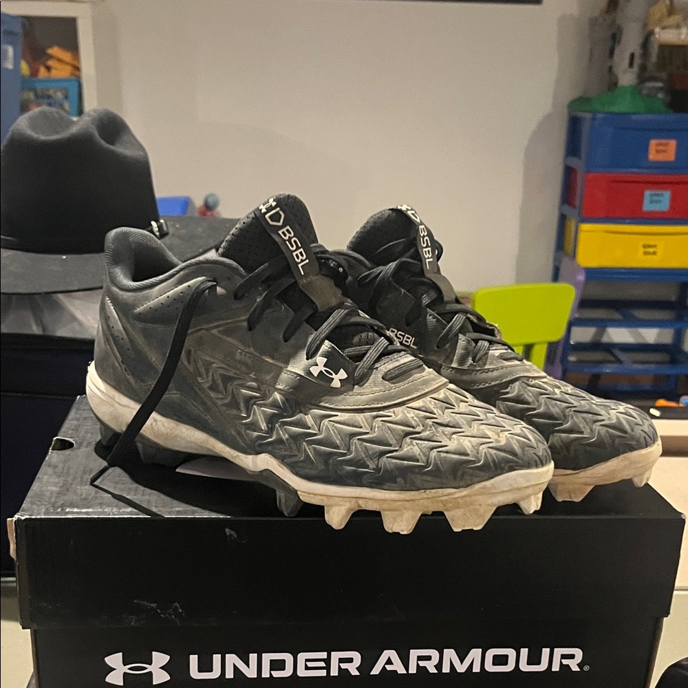 Under Armour Black and White baseball shoes